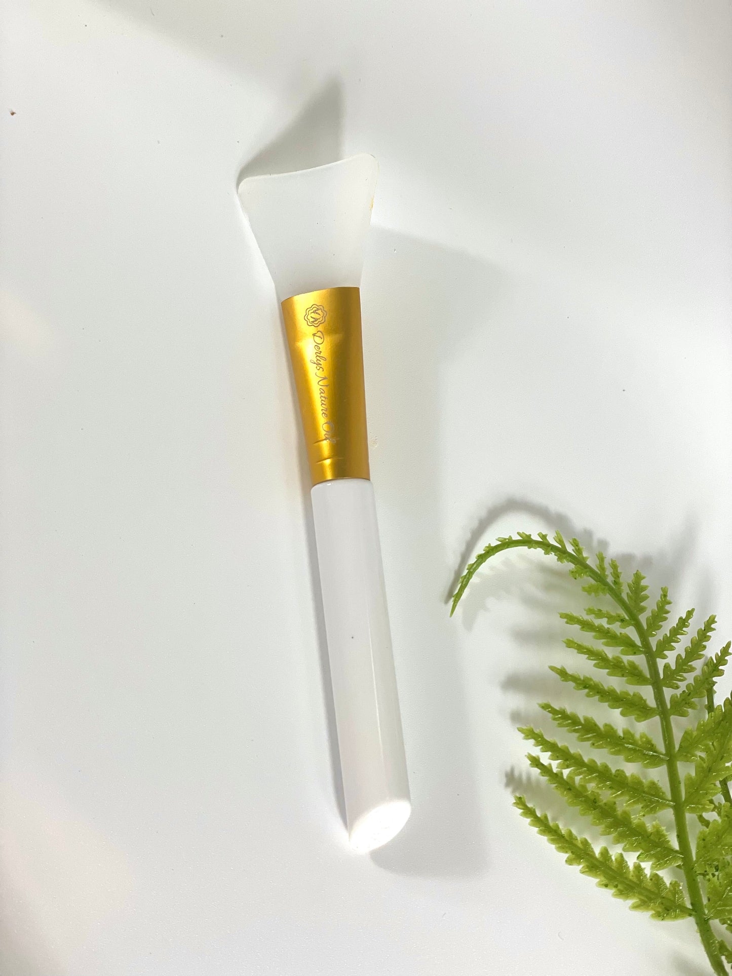 FACE MASK APPLICATOR